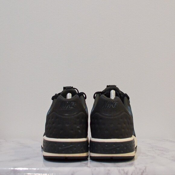 NIKE | BLACK/WHITE NIGHTGAZER LW SHOE - Picture 3 of 6